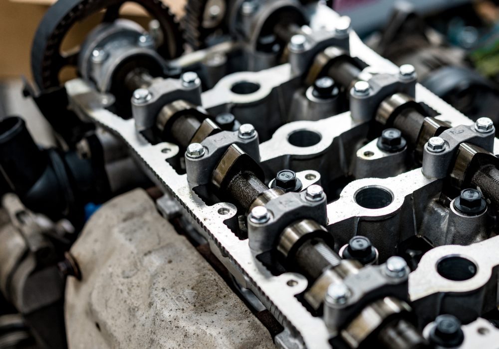 disassembled-car-engine-block-at-car-service-stati-2023-11-27-05-13-15-utc (1)